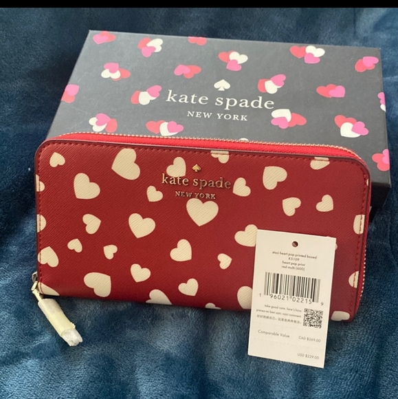 kate spade Handbags - NWT Kate Spade heart continental wallet